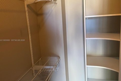 Купить кондоминиум в Хайалиа, Флорида 2 спальни, 89.19м2, № 2048481 - фото 13