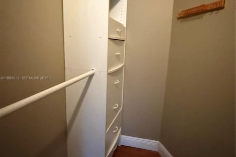 Купить кондоминиум в Хайалиа, Флорида 2 спальни, 89.19м2, № 2048481 - фото 10