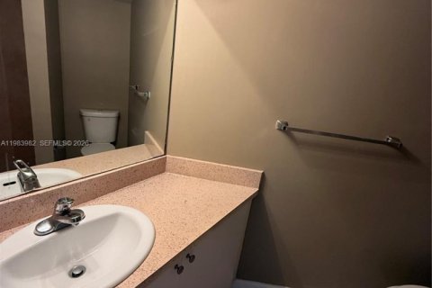 Купить кондоминиум в Хайалиа, Флорида 2 спальни, 89.19м2, № 2048481 - фото 18