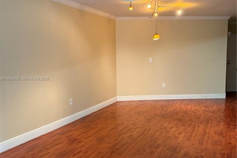 Купить кондоминиум в Хайалиа, Флорида 2 спальни, 89.19м2, № 2048481 - фото 17