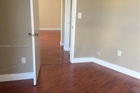 Купить кондоминиум в Хайалиа, Флорида 2 спальни, 89.19м2, № 2048481 - фото 12