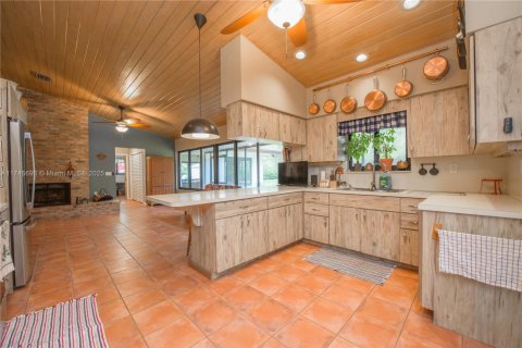 Купить виллу или дом в Хомстед, Флорида 12 комнат, 268.49м2, № 1983167 - фото 8