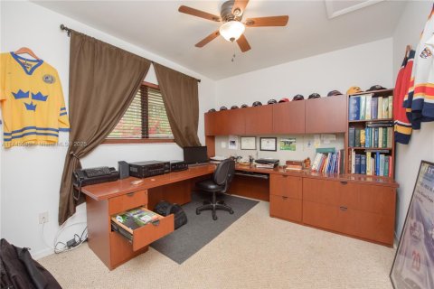 Купить виллу или дом в Хомстед, Флорида 12 комнат, 268.49м2, № 1983167 - фото 20