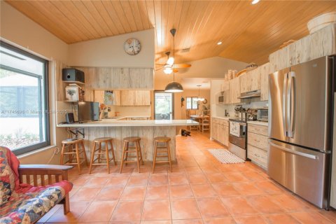 Купить виллу или дом в Хомстед, Флорида 12 комнат, 268.49м2, № 1983167 - фото 4