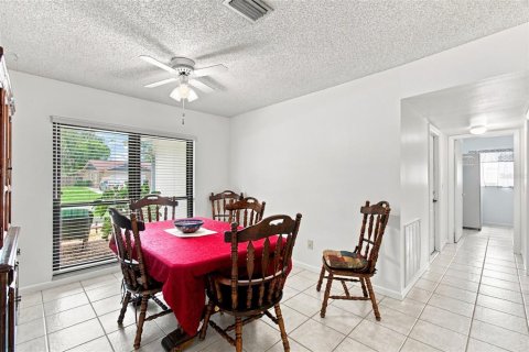 Casa en venta en Valrico, Florida, 4 dormitorios, 183.85 m2 № 2322738 - foto 6