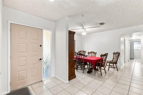 Casa en venta en Valrico, Florida, 4 dormitorios, 183.85 m2 № 2322738 - foto 9