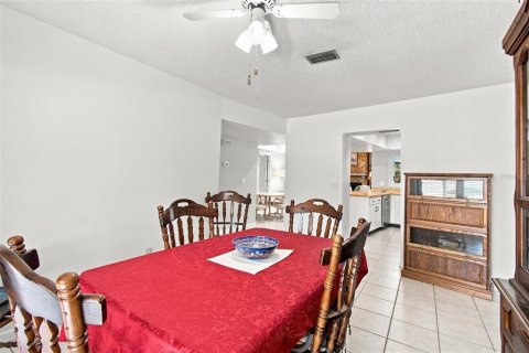 Casa en venta en Valrico, Florida, 4 dormitorios, 183.85 m2 № 2322738 - foto 8