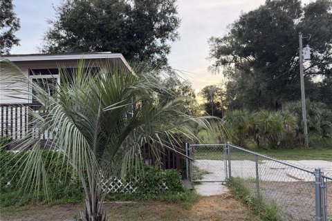 House in Zephyrhills, Florida 3 bedrooms, 117.8 sq.m. № 2231472 - photo 23
