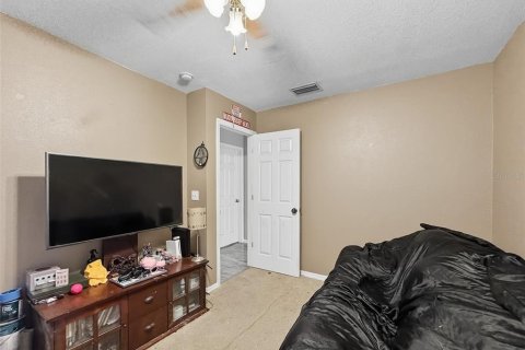 House in Zephyrhills, Florida 3 bedrooms, 117.8 sq.m. № 2231472 - photo 10