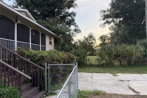 House in Zephyrhills, Florida 3 bedrooms, 117.8 sq.m. № 2231472 - photo 21