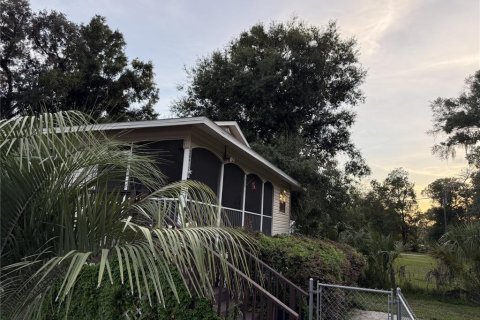 House in Zephyrhills, Florida 3 bedrooms, 117.8 sq.m. № 2231472 - photo 2