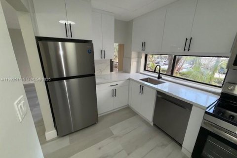 Condominio en alquiler en Sunny Isles Beach, Florida, 1 dormitorio, 71.26 m2 № 2055516 - foto 11