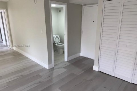 Condominio en alquiler en Sunny Isles Beach, Florida, 1 dormitorio, 71.26 m2 № 2055516 - foto 9