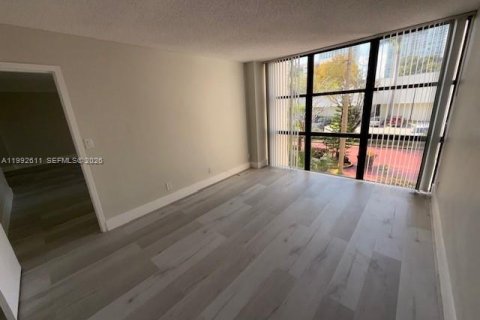 Condominio en alquiler en Sunny Isles Beach, Florida, 1 dormitorio, 71.26 m2 № 2055516 - foto 22