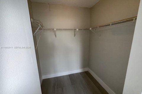 Condominio en alquiler en Sunny Isles Beach, Florida, 1 dormitorio, 71.26 m2 № 2055516 - foto 17