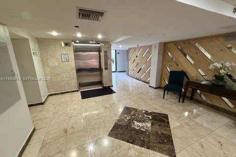 Condominio en alquiler en Sunny Isles Beach, Florida, 1 dormitorio, 71.26 m2 № 2055516 - foto 5