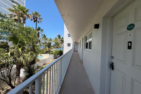 Copropriété à louer à Lauderdale-by-the-Sea, Floride: 2 chambres, 87.79 m2 № 2089628 - photo 4