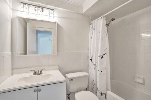 Copropriété à louer à Lauderdale-by-the-Sea, Floride: 2 chambres, 87.79 m2 № 2089628 - photo 16
