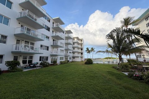 Copropriété à louer à Lauderdale-by-the-Sea, Floride: 2 chambres, 87.79 m2 № 2089628 - photo 12