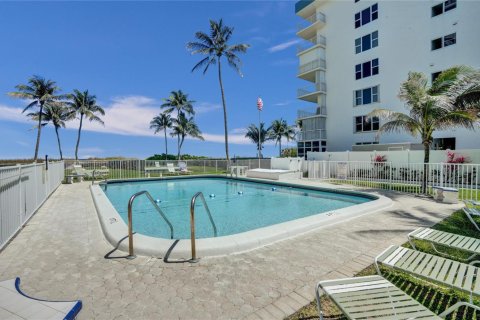 Copropriété à louer à Lauderdale-by-the-Sea, Floride: 2 chambres, 87.79 m2 № 2089628 - photo 18