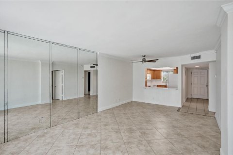 Copropriété à louer à Lauderdale-by-the-Sea, Floride: 2 chambres, 87.79 m2 № 2089628 - photo 6