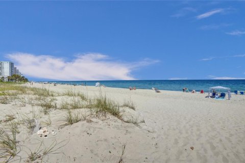 Copropriété à louer à Lauderdale-by-the-Sea, Floride: 2 chambres, 87.79 m2 № 2089628 - photo 23