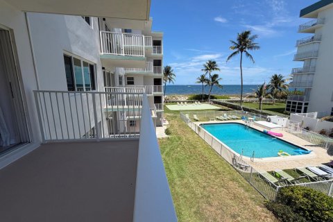 Copropriété à louer à Lauderdale-by-the-Sea, Floride: 2 chambres, 87.79 m2 № 2089628 - photo 2