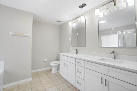House in Leesburg, Florida 3 bedrooms, 141.4 sq.m. № 1908085 - photo 5