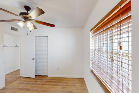 Снять в аренду кондоминиум в Майами, Флорида 2 спальни, 72м2, № 2065212 - фото 10