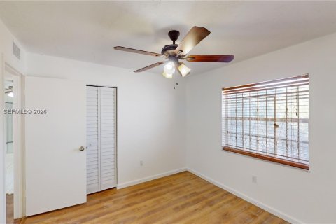 Снять в аренду кондоминиум в Майами, Флорида 2 спальни, 72м2, № 2065212 - фото 11