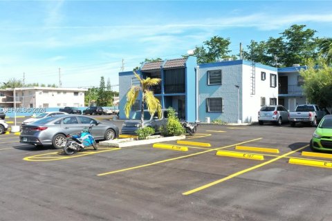 Снять в аренду кондоминиум в Майами, Флорида 2 спальни, 72м2, № 2065212 - фото 21