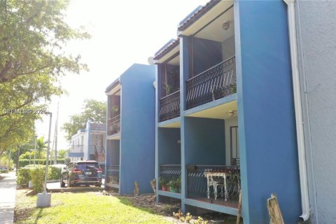 Снять в аренду кондоминиум в Майами, Флорида 2 спальни, 72м2, № 2065212 - фото 23