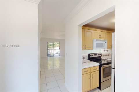 Снять в аренду кондоминиум в Майами, Флорида 2 спальни, 72м2, № 2065212 - фото 2