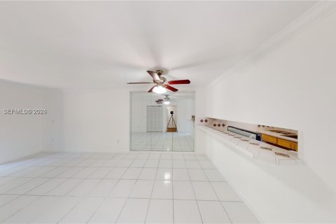 Снять в аренду кондоминиум в Майами, Флорида 2 спальни, 72м2, № 2065212 - фото 5