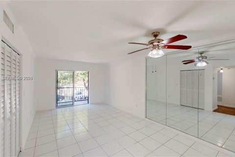 Кондоминиум с 2 спальнями в Майами, Флорида № 2065212