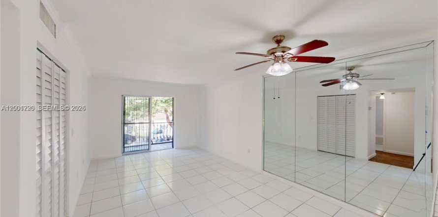 Кондоминиум с 2 спальнями в Майами, Флорида № 2065212