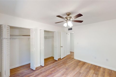 Снять в аренду кондоминиум в Майами, Флорида 2 спальни, 72м2, № 2065212 - фото 14