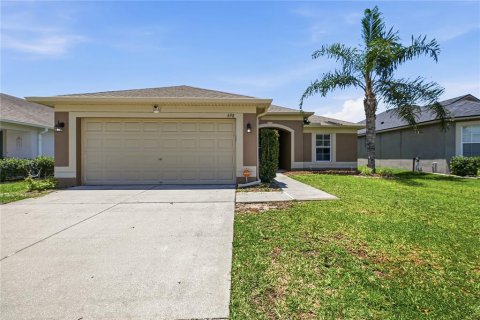 House in Spring Hill, Florida 4 bedrooms, 142.05 sq.m. № 2205423 - photo 2