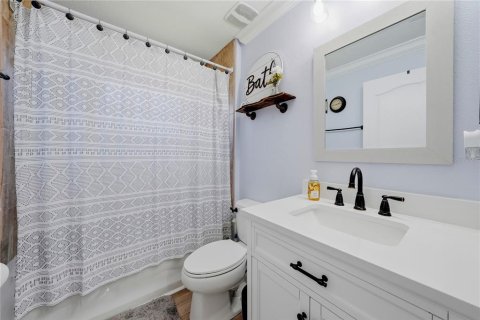 House in Spring Hill, Florida 4 bedrooms, 142.05 sq.m. № 2205423 - photo 24