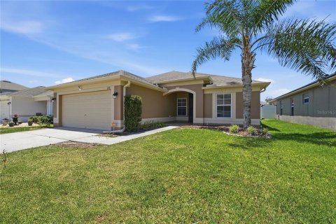 House in Spring Hill, Florida 4 bedrooms, 142.05 sq.m. № 2205423