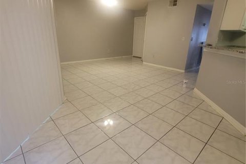 Condo in Orlando, Florida, 2 bedrooms  № 1900483 - photo 6
