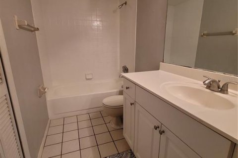Condo in Orlando, Florida, 2 bedrooms  № 1900483 - photo 5
