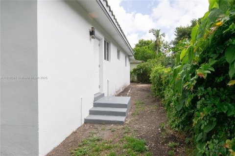 Villa ou maison à vendre à Miami, Floride: 3 chambres, 79.15 m2 № 1836660 - photo 18