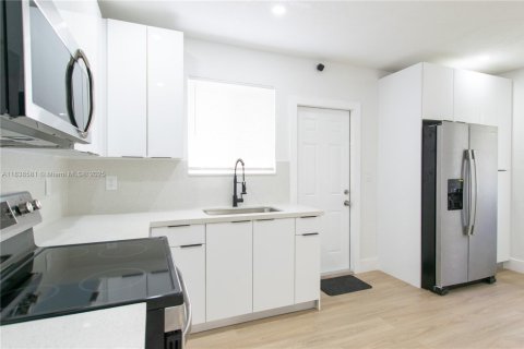 Villa ou maison à vendre à Miami, Floride: 3 chambres, 79.15 m2 № 1836660 - photo 8