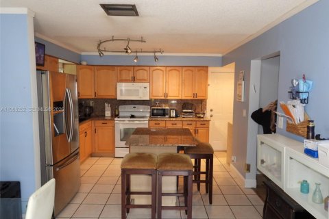 Купить виллу или дом в Санрайз, Флорида 4 спальни, № 2023675 - фото 3