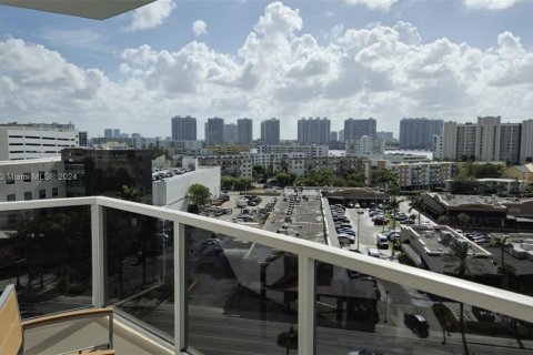 Hotel in Sunny Isles Beach, Florida 51.19 sq.m. № 2079283 - photo 16