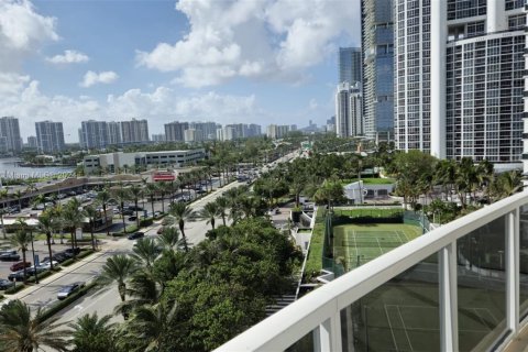Hotel in Sunny Isles Beach, Florida 51.19 sq.m. № 2079283 - photo 19