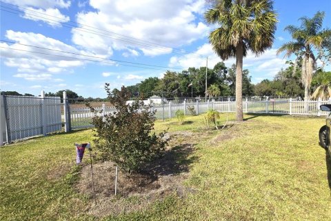 House in Plant City, Florida 3 bedrooms, 126.72 sq.m. № 2313057 - photo 16