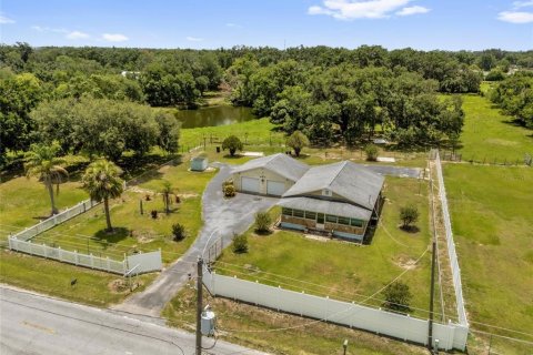 House in Plant City, Florida 3 bedrooms, 126.72 sq.m. № 2313057 - photo 12