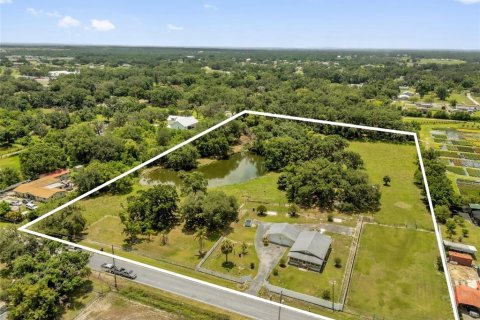House in Plant City, Florida 3 bedrooms, 126.72 sq.m. № 2313057